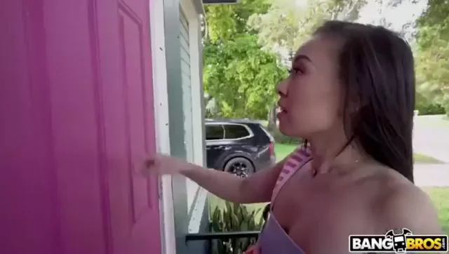 [Kimmy Kimm, 22] 'Fucking The Sitter'