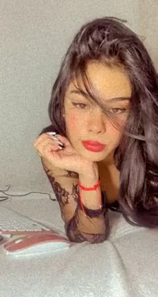 Hello papis im new to reddit - upvote if you like latinas!! ??