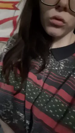 Bored Babe Drops Her Juicy Tits 😏💦 What You Think?