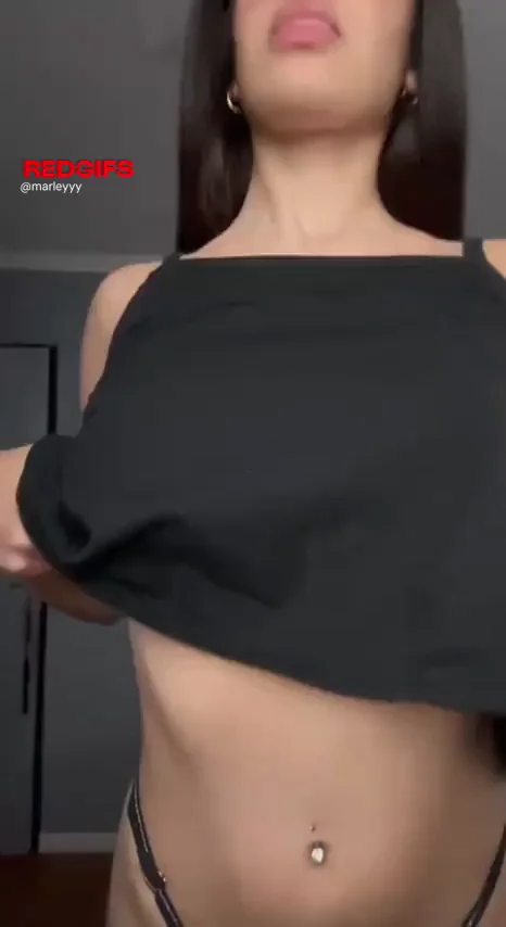 18yo Latina College Slut Flashes Her Massive Tits 😍🍒