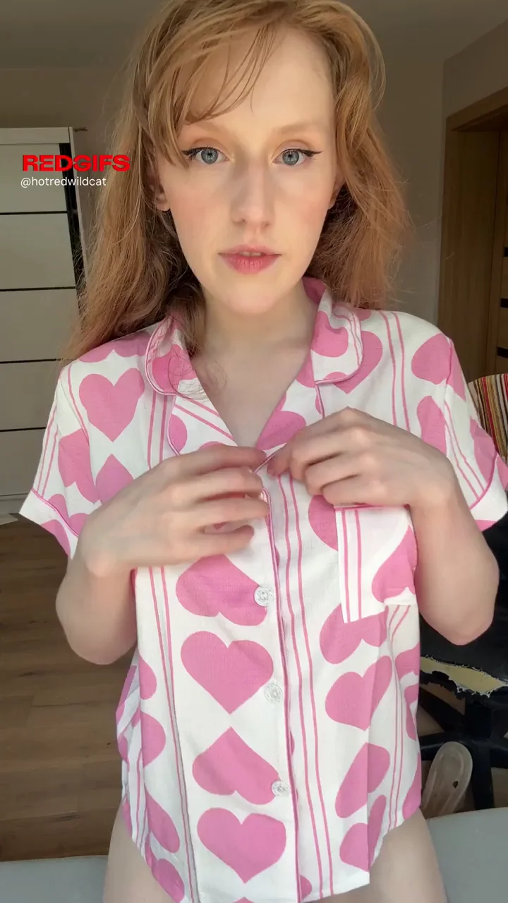 You will be happier with a redhead like me 😍