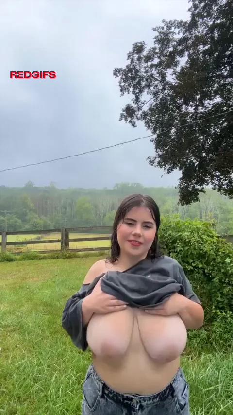 Showing off my udders outdoors