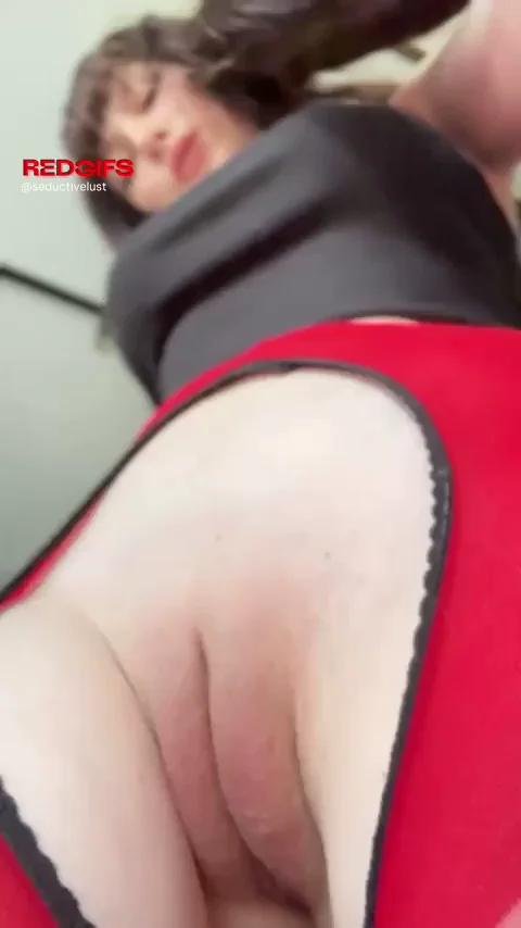 Innie pussy looks good from below?