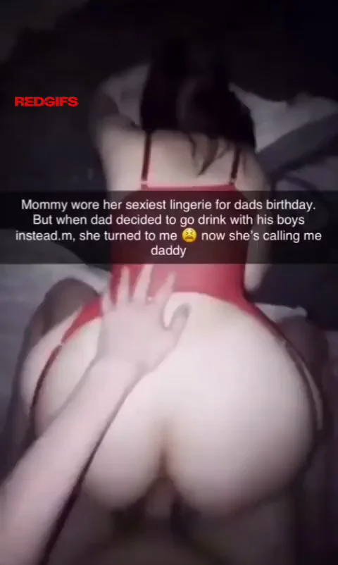 Mommy's Thong Can't Hide Her Craving Ass 😈🍑