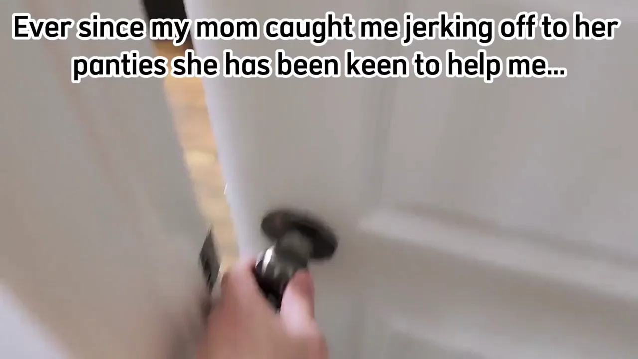 Mom's Helping Hand Turns into Naughty Fuck Fest 🍆💦
