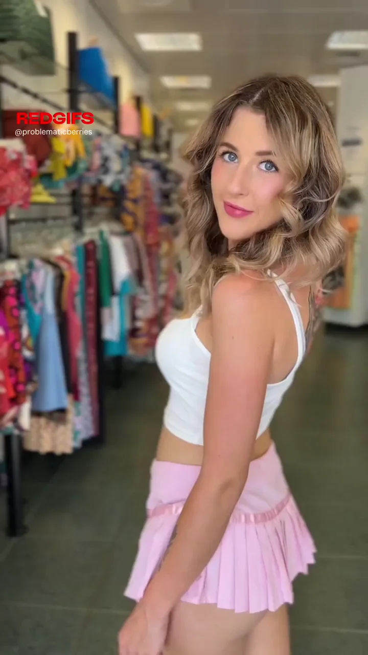 Poppynzach - Public Changing room blowjob [OC]