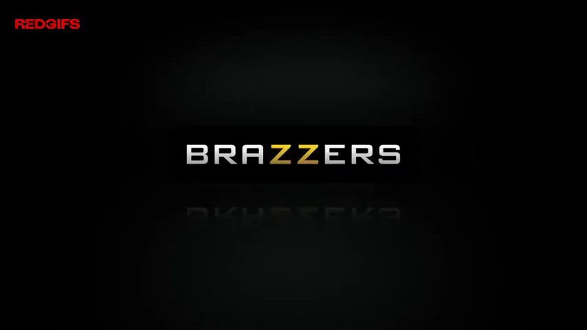 🍑 Valentina Nappi’s Massive Ass Tease in Brazzers Stockings 🔥