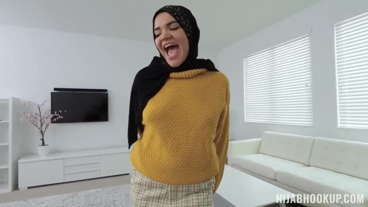 🍑 Naudi Nala Settles Debts with Hijab Slut Action 💦