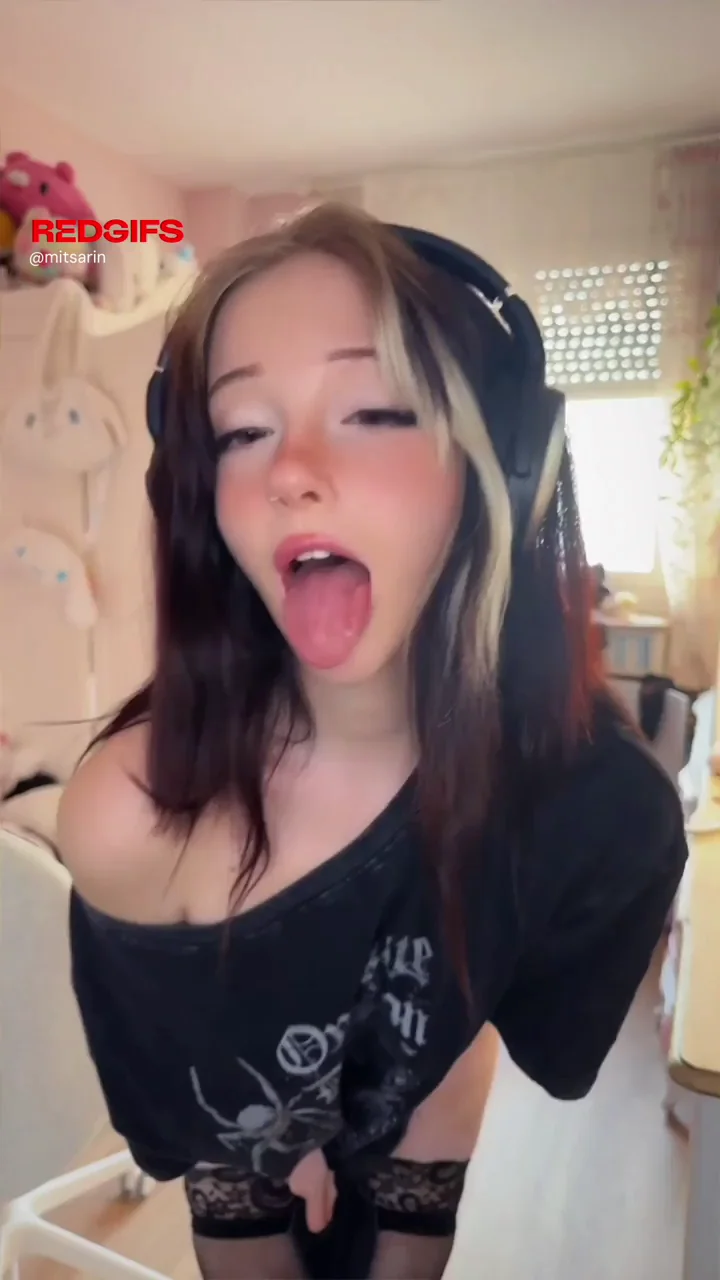Tell Me When You're Cumming & I'll Pull This Slutty Ahegao Face 😛💦