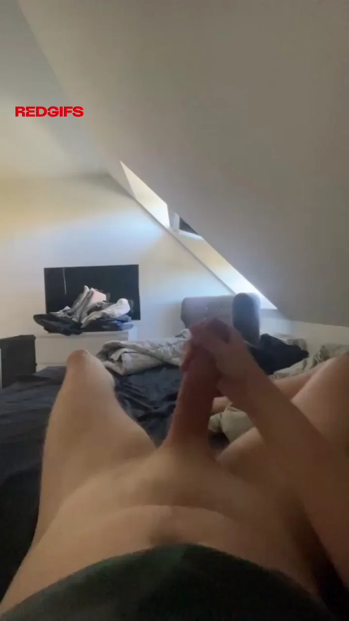 26yo Stud's Thick Cock Explodes 💦🍆 26 Straight Loads