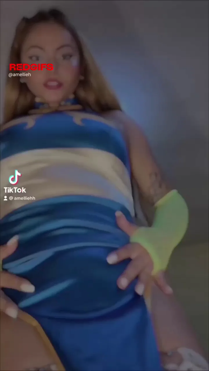 🍑 TikTok Slut's Massive Ass Bounce & Winking Hole 🔥