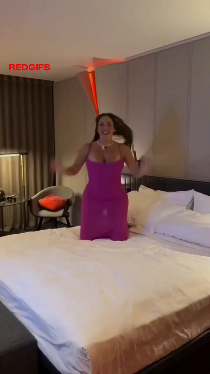 Arched TikTok Thot's Slutty Curves Tease Fest