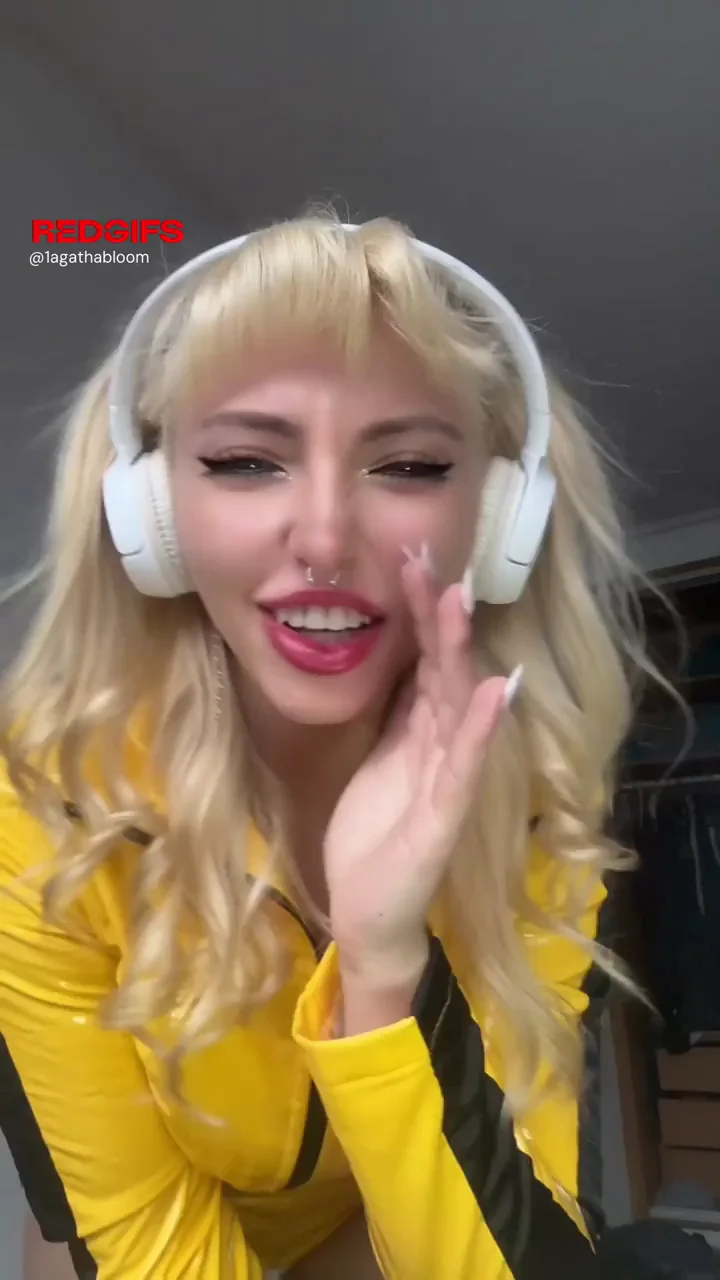 Knock That Kitty Cat Out 🐱💥 Yellow Thot Twerk