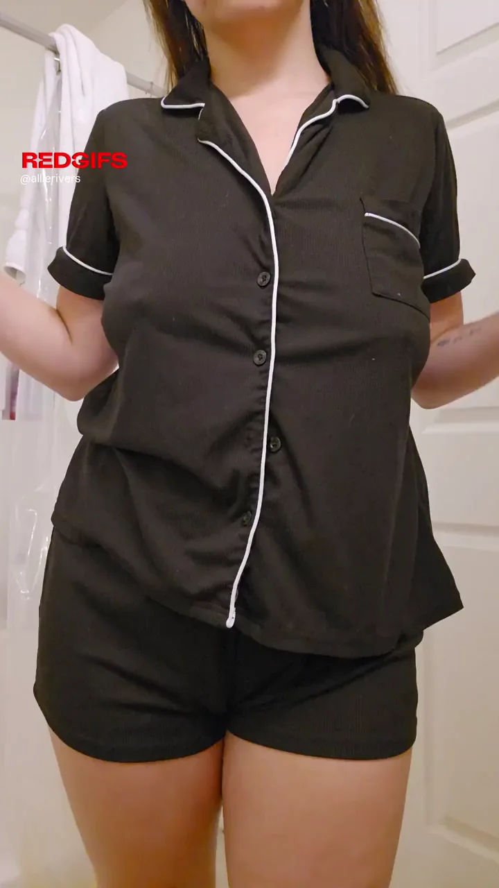 I don't have an excuse for sharing my tits, I just wanted to