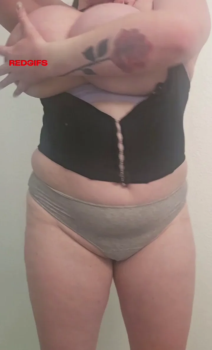 Here's a video of my big tits bouncing in slow motion for a minute 💕