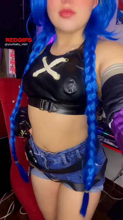 Jinx from Arcane, wants you to undress her