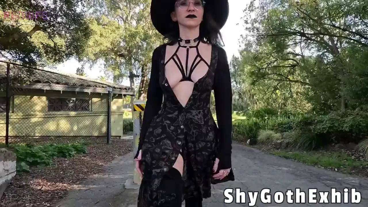 Slutty Goth Babe Flashes Dripping Pussy in Public Park Thrill!