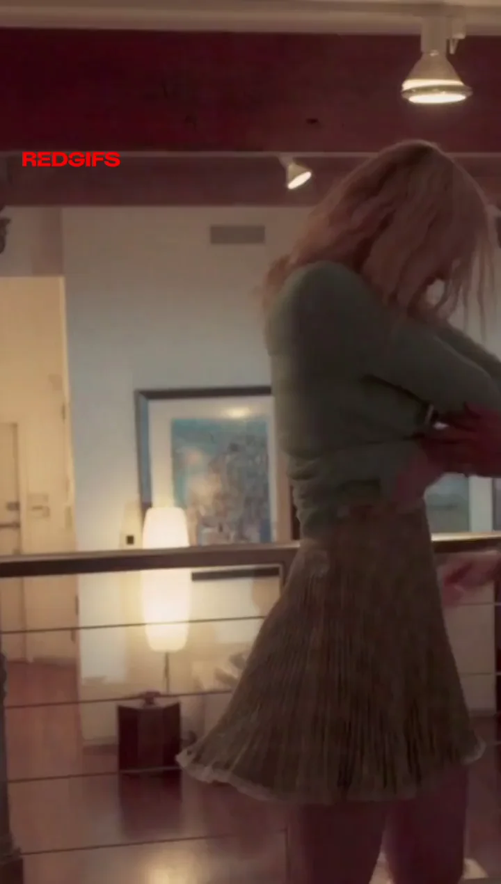 Elle Fanning's Juicy Celebrity Ass Tease