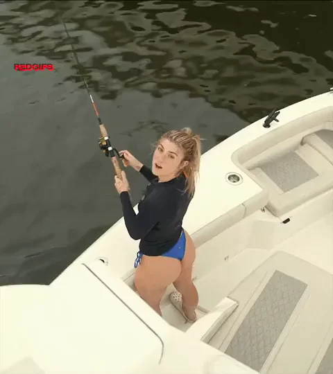 Faith Ordway's Slutty Boat Butt Tease: Fishing for Dick Pics