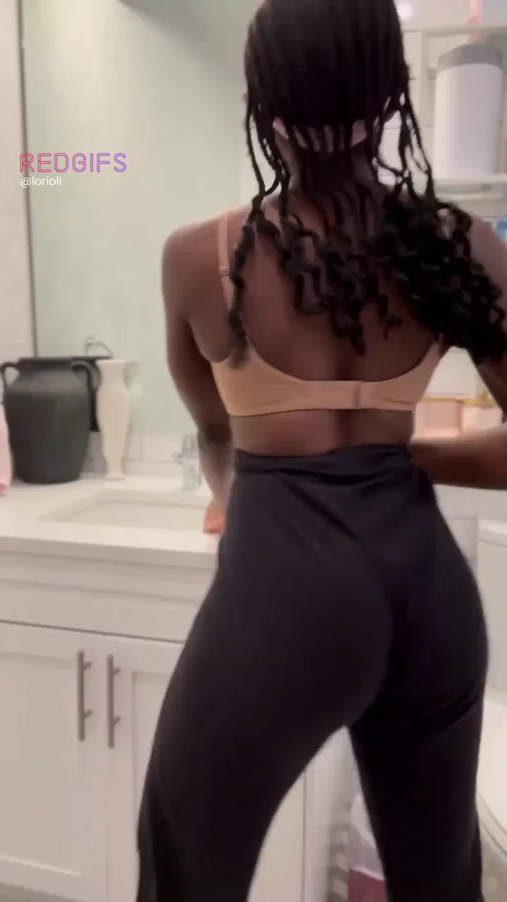 Craving a Fat Cock to Bounce My Juicy Black Ass On 🍑💦