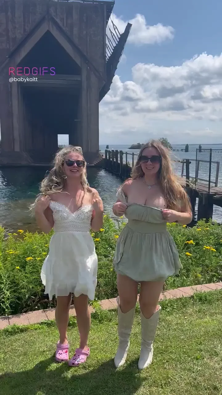 Flashing is more fun with friends ;)
