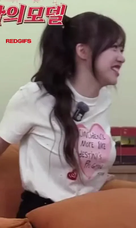 Jeewon's Massive Tits Bounce in Tight Tee 😍🍈🍈