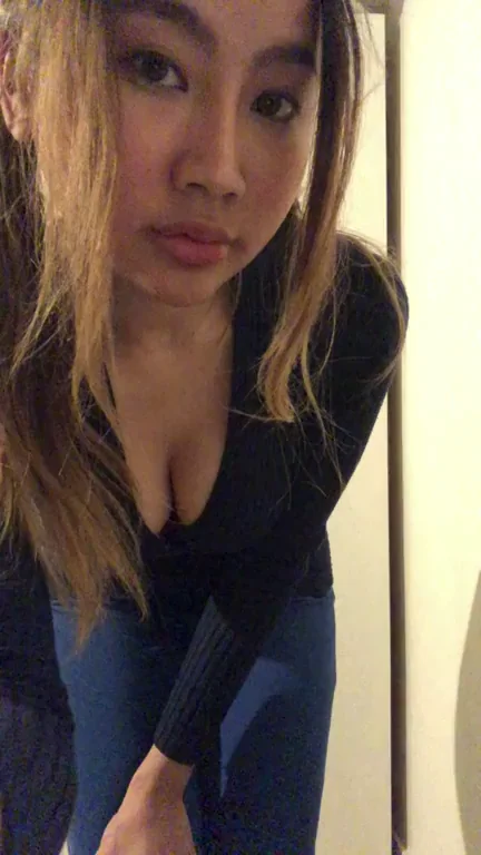 Shy Asian Cutie’s First Boob Flash 🍒💋 (18)