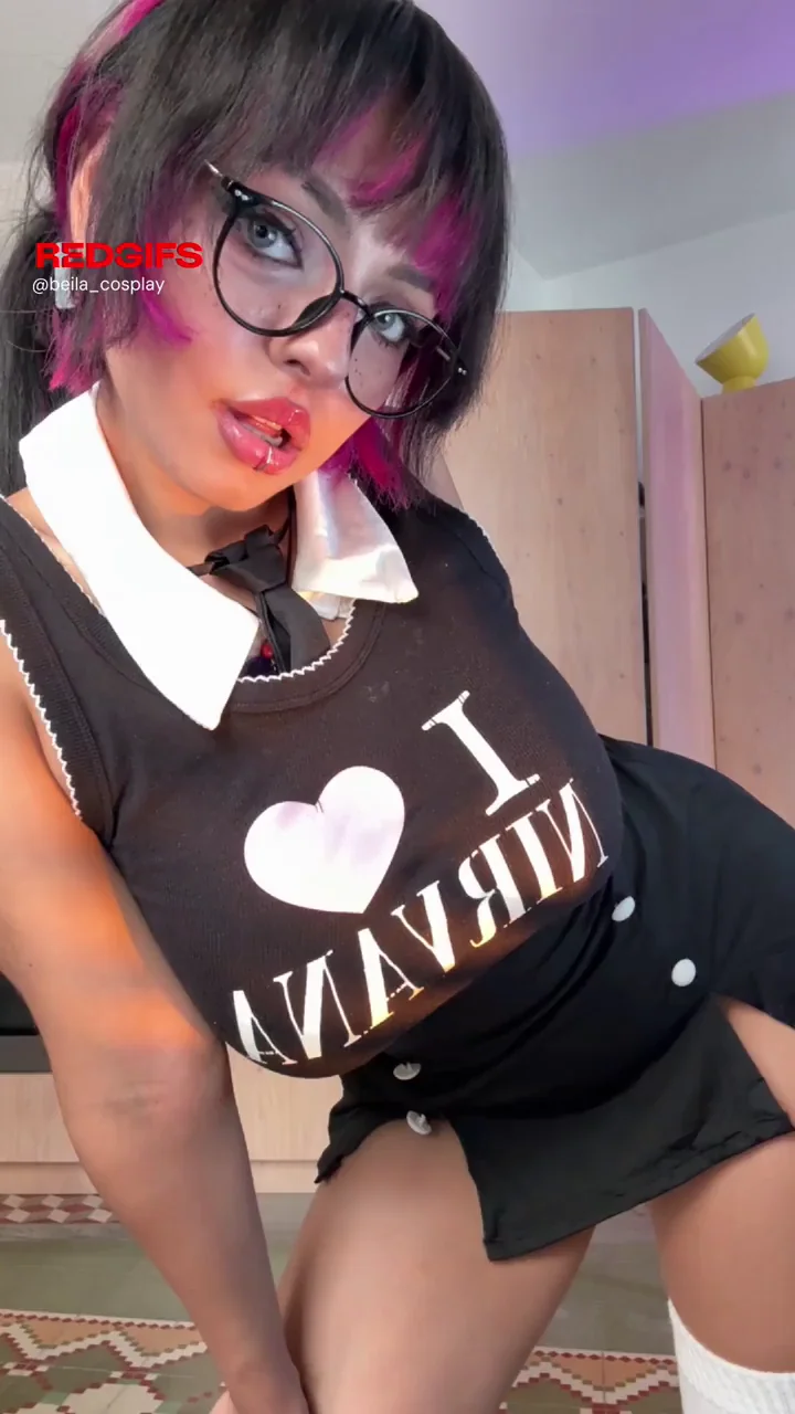 ❤️😍 Nerdy Big Tit Slut Flashes Pussy & Tits in Schoolgirl Fit 🔥🍑