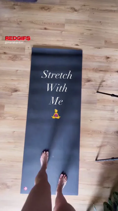 TikTok Newbie's Slutty Yoga Stretch: Ass-Clenching Tease