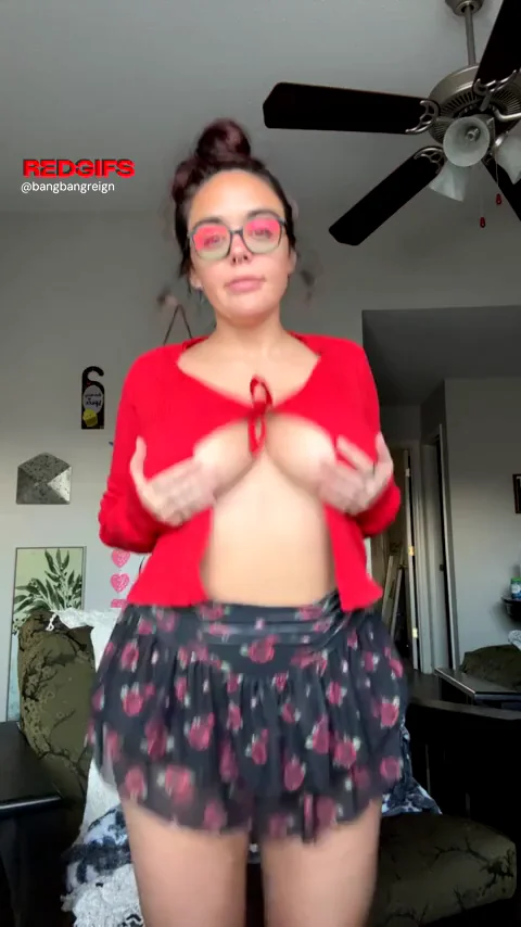 Latina Hottie Teases with Massive Tits and Juicy Ass