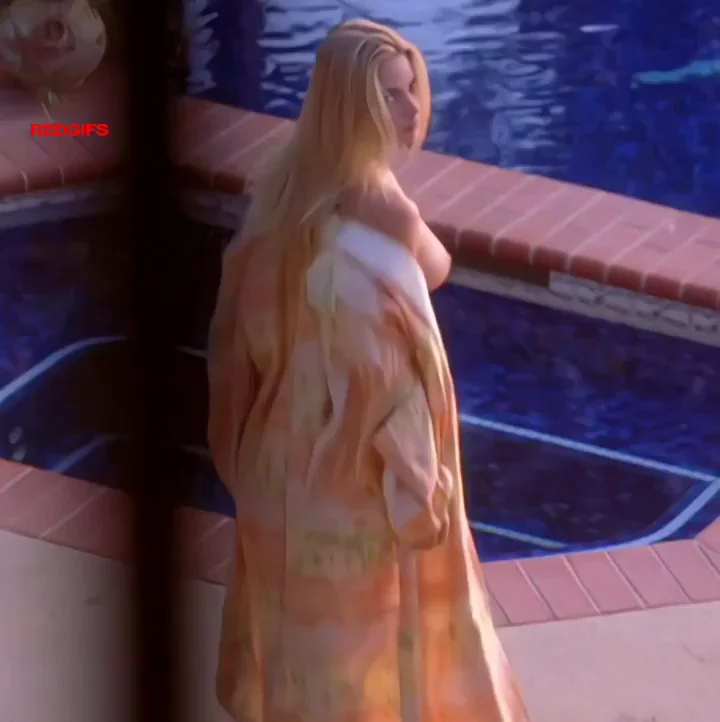 Jaime Pressly's Steamy Naked Tease in Poison Ivy: The New Seduction