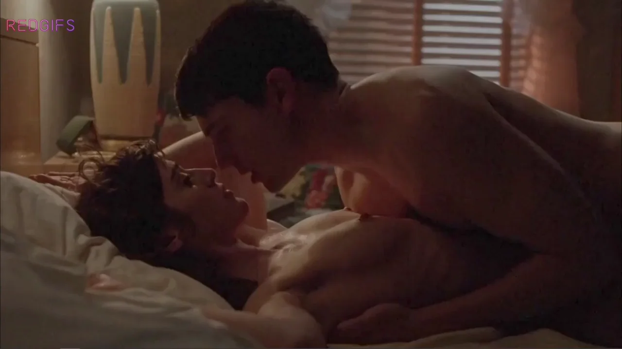 Lizzy Caplan - Masters of Sex (S1E1)