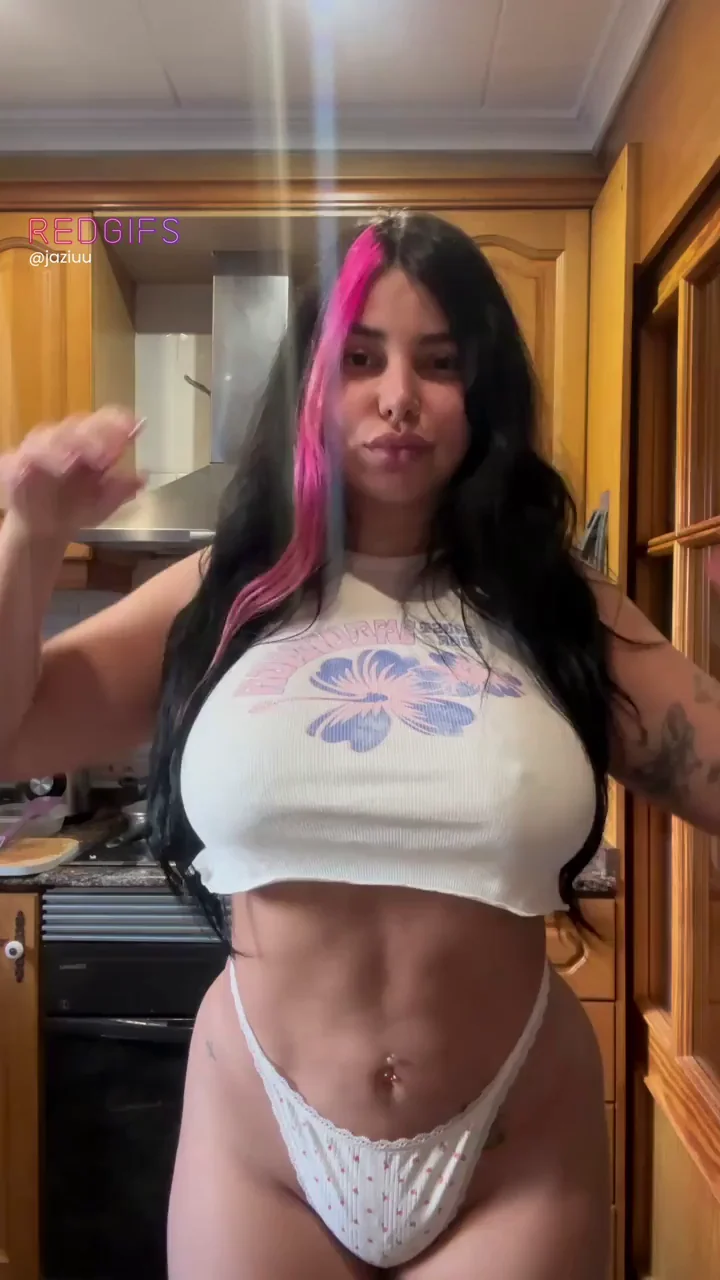 I love having my huge areolas sucked