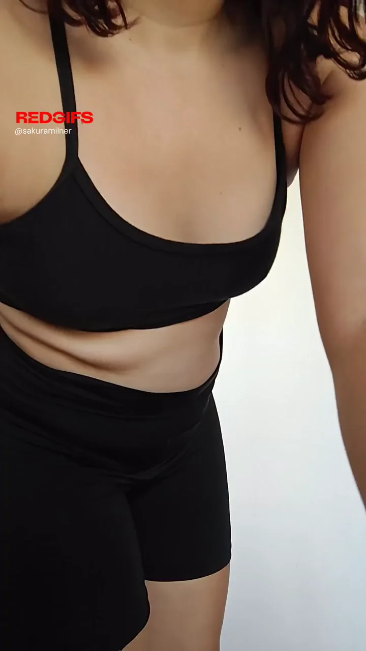 Thick Latina Babe's Heavy Booty Tease