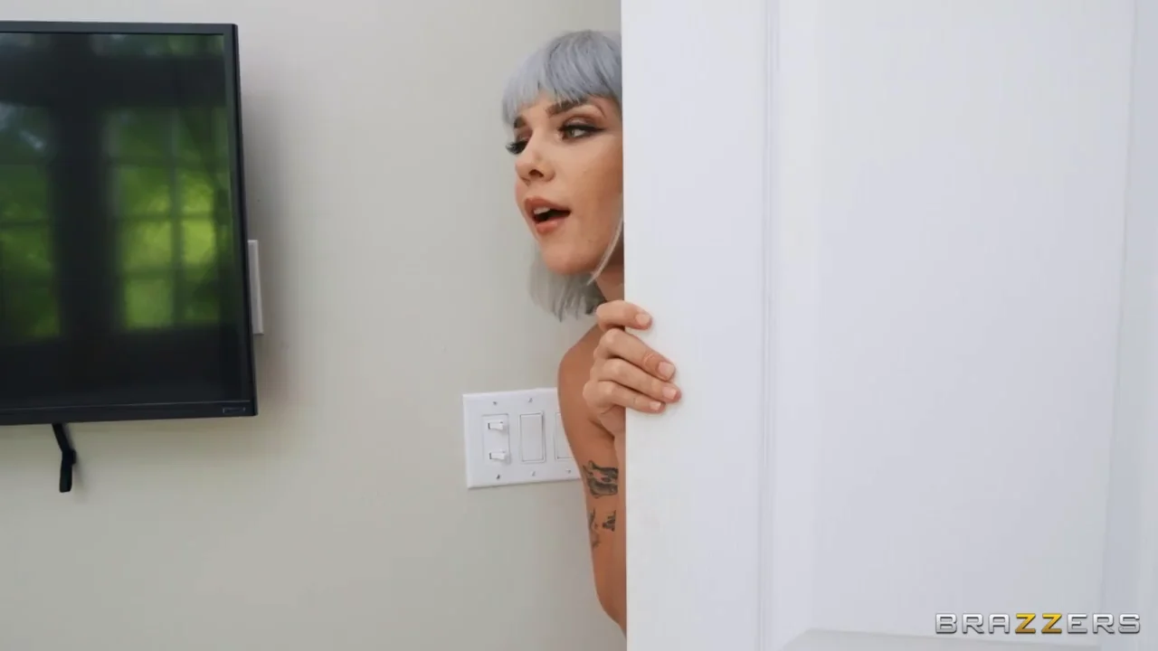 Gabbie Carter's Juicy Big Tits Tease & Cock Grip 💦🍆
