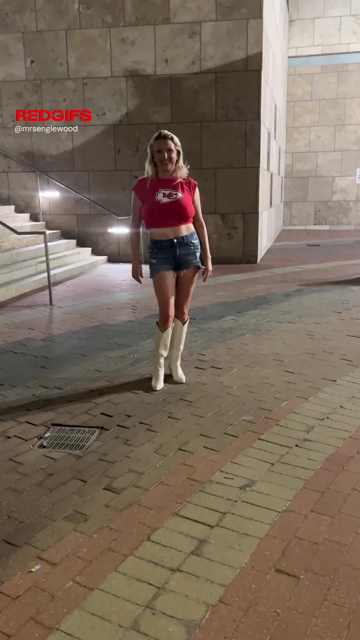 Proudly showing my tits in Kansas City