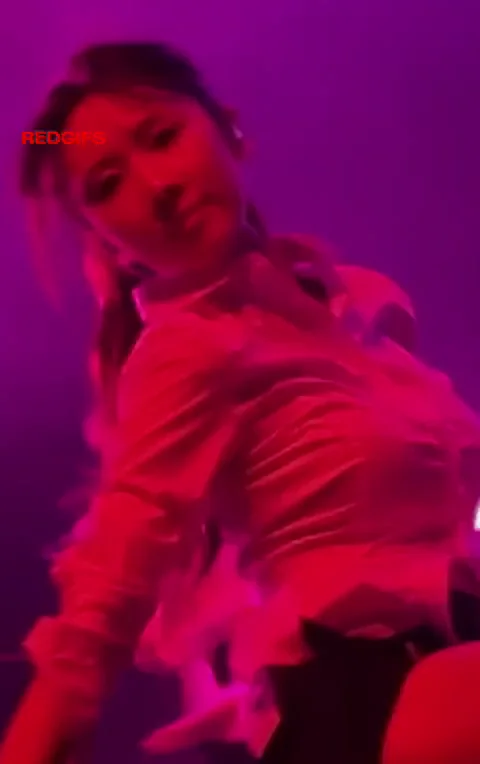 Yoohyeon Dreamcatcher Tight Ass Tease 🔥🍑