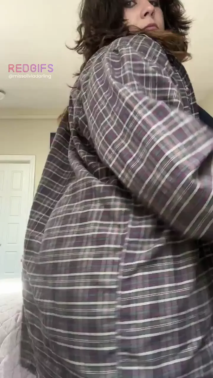 Flannel-Clad PAWG Bends Over, Unleashing That Massive Jiggly Booty