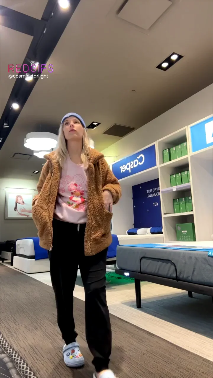 Mattress shopping, let’s test some out 💕