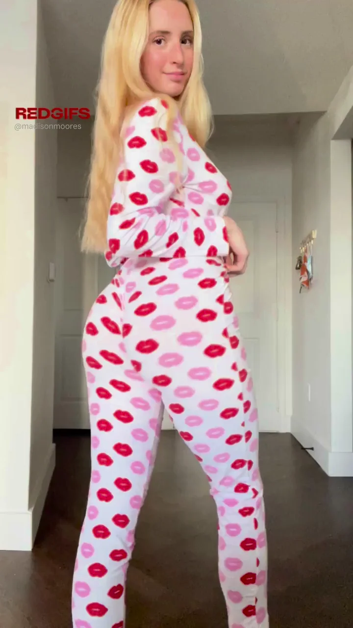 My ass shake brings all the boys to the yard