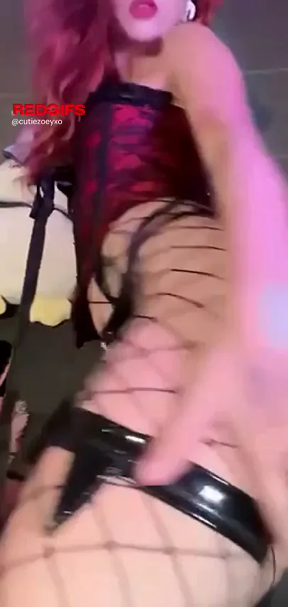 Lick Slow or Bite Hard? Redhead Teen Twerks Her Juicy Ass in Fishnets