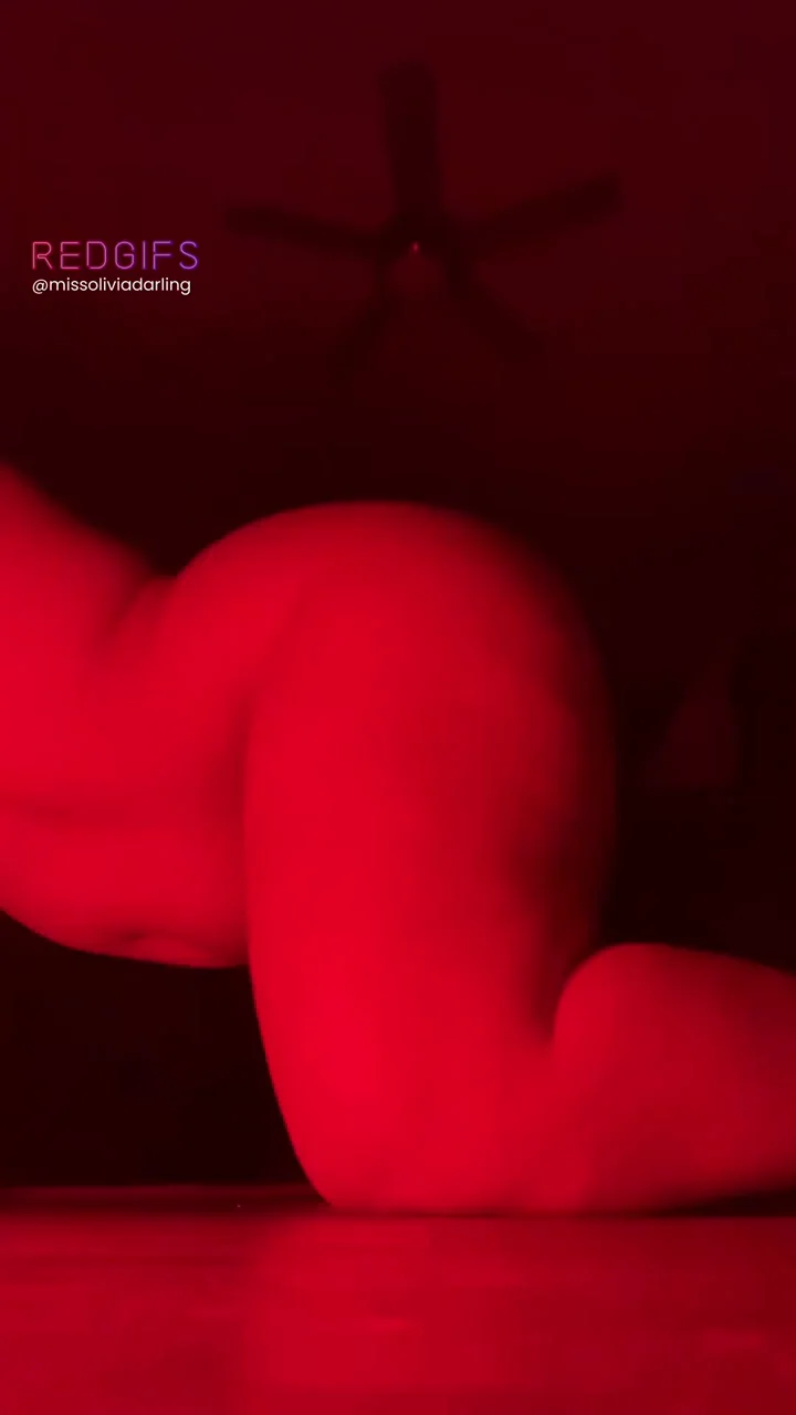 Love how my ass looks in this red light…