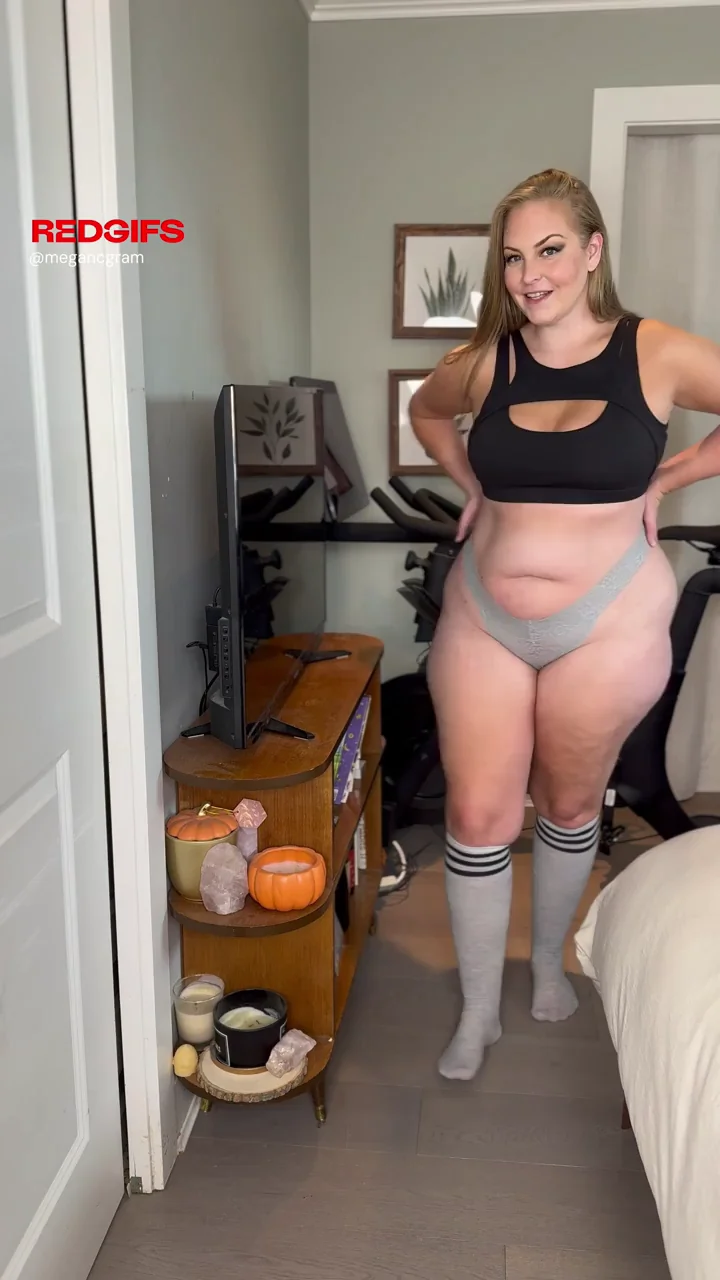 ⚠️ Chubby Blonde MILF Curves That'll Wreck Your Cock 🍑🔥