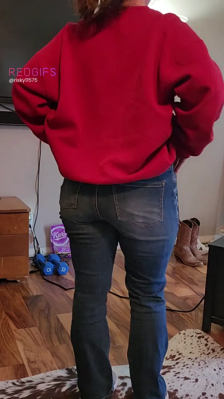 Slipping my jeans off to show my ass turns me on babe