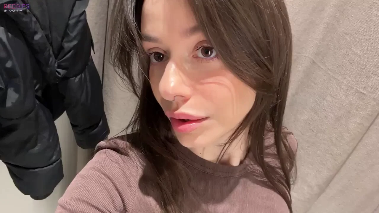 Can you promise to lick me if I show my pussy?