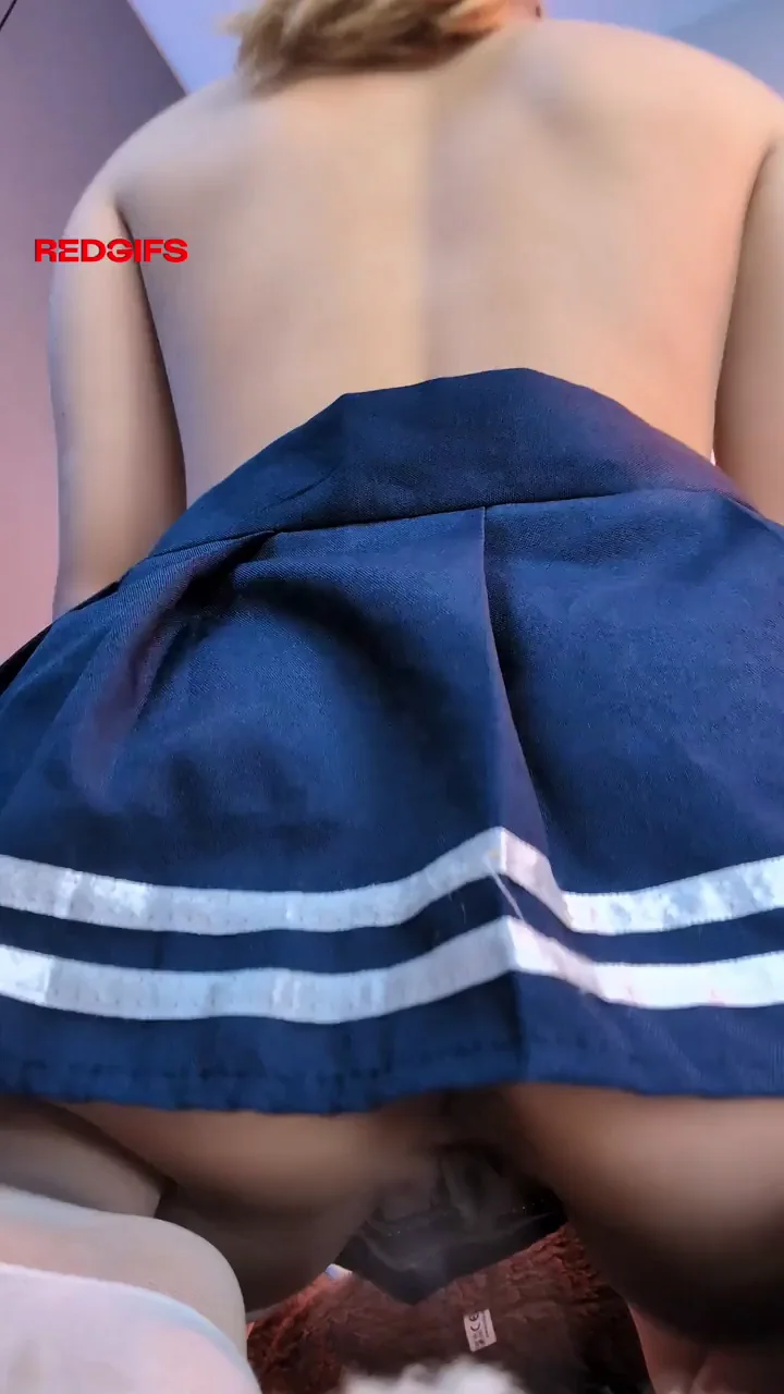 The is the view u will have when u come to eat my butt and barefeet