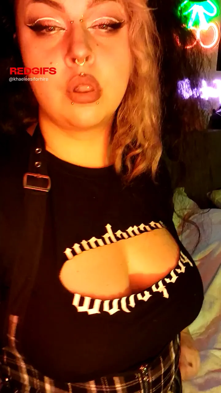 I can't sleep so here are my titties 🥰