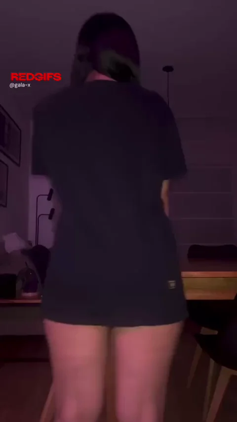 Whenever I shake my butt I end up with my pussy wet.