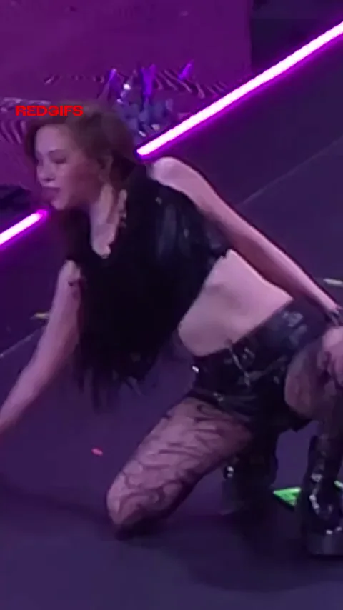 ITZY Sluts Ryujin, Lia, Yuna & Yeji Dropping Ass in Shiny Outfits 🔥🍑