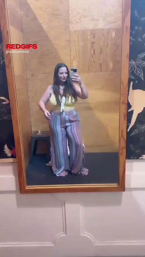 Sending videos to my boyfriend from the dressing room